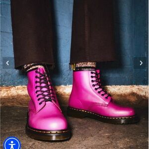 Dr. Martens 1460 smooth leather Fuchsia pink 8 lace up Boots US 9 UK 7 EU 41